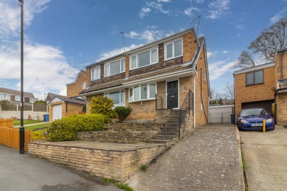 3 bed semidetached house for sale in Glenwood Crescent, Chapeltown