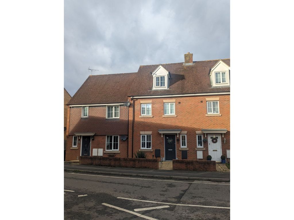 4 bed terraced house for sale in Robinson Road, Oxford OX1, £450,000