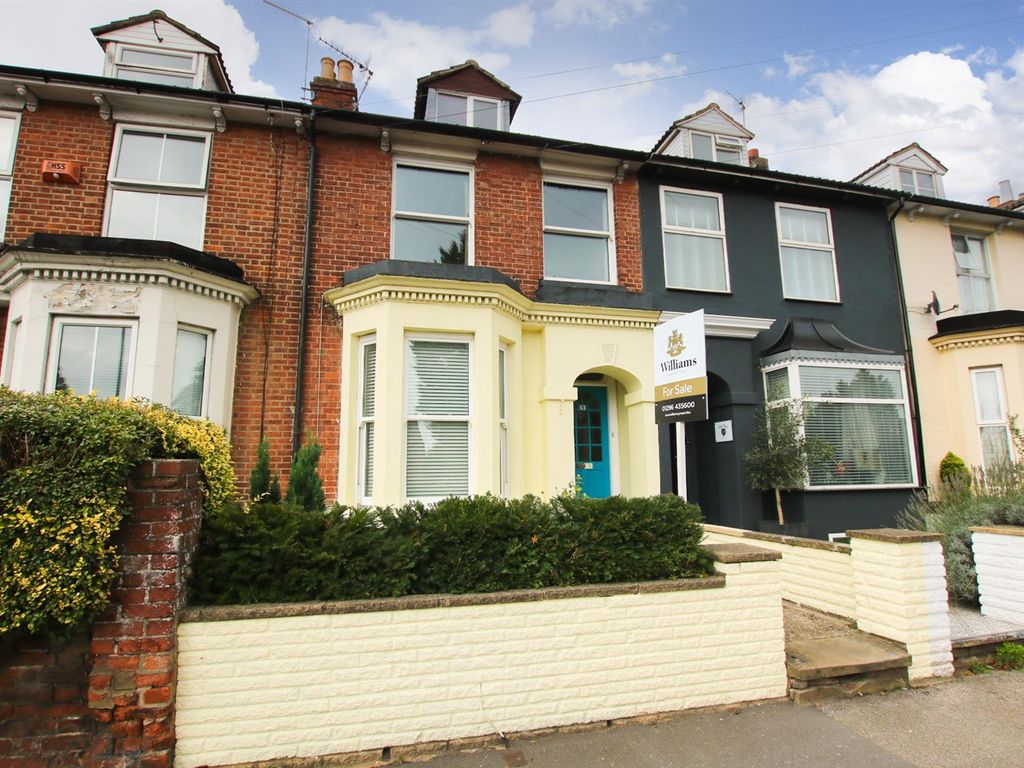 4 bed terraced house for sale in Tring Road, Aylesbury HP20, £425,000