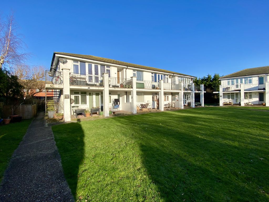 1 bed flat for sale in Farmlands Court, Farmlands Close, Polegate, East