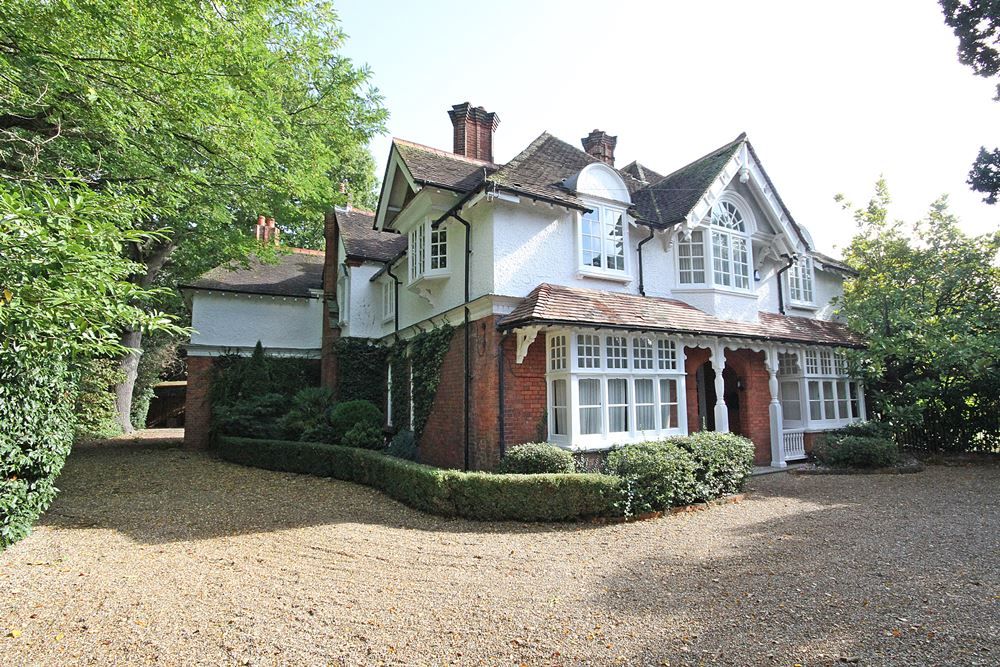 6 bed detached house for sale in Westmorland Road, Maidenhead SL6 Zoopla