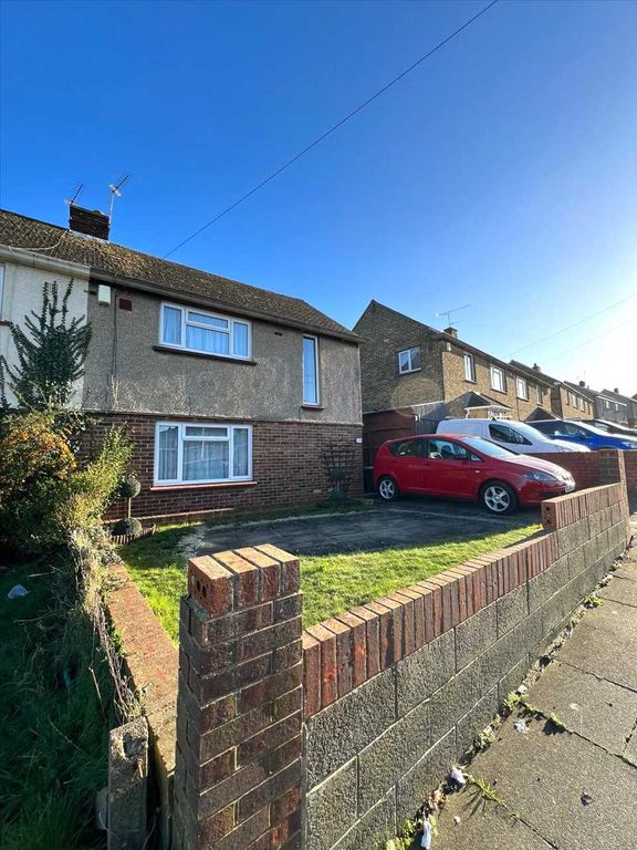 2 bed semidetached house to rent in Cruden Road, Gravesend DA12, £