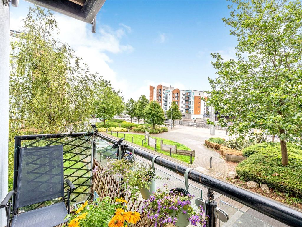 2 bed flat for sale in Lockside, Portishead, Bristol, Somerset BS20