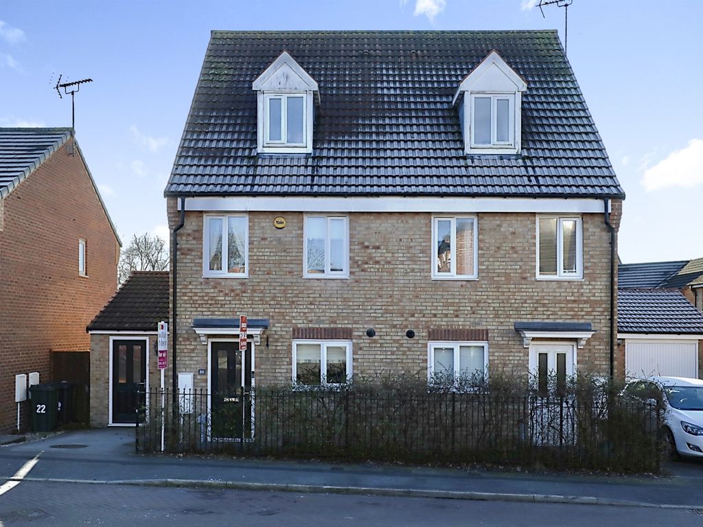 4 bed semidetached house for sale in Jasmine Gardens, Swallownest