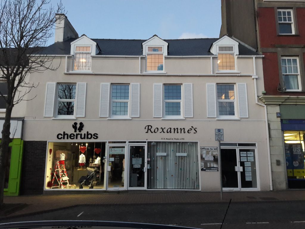 Studio to rent in Charles Street, Milford Haven SA73, £400 pcm Zoopla