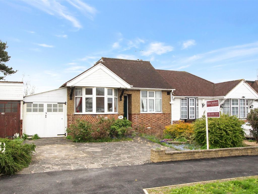 3 bed bungalow for sale in Firswood Avenue, Stoneleigh, Epsom KT19, £