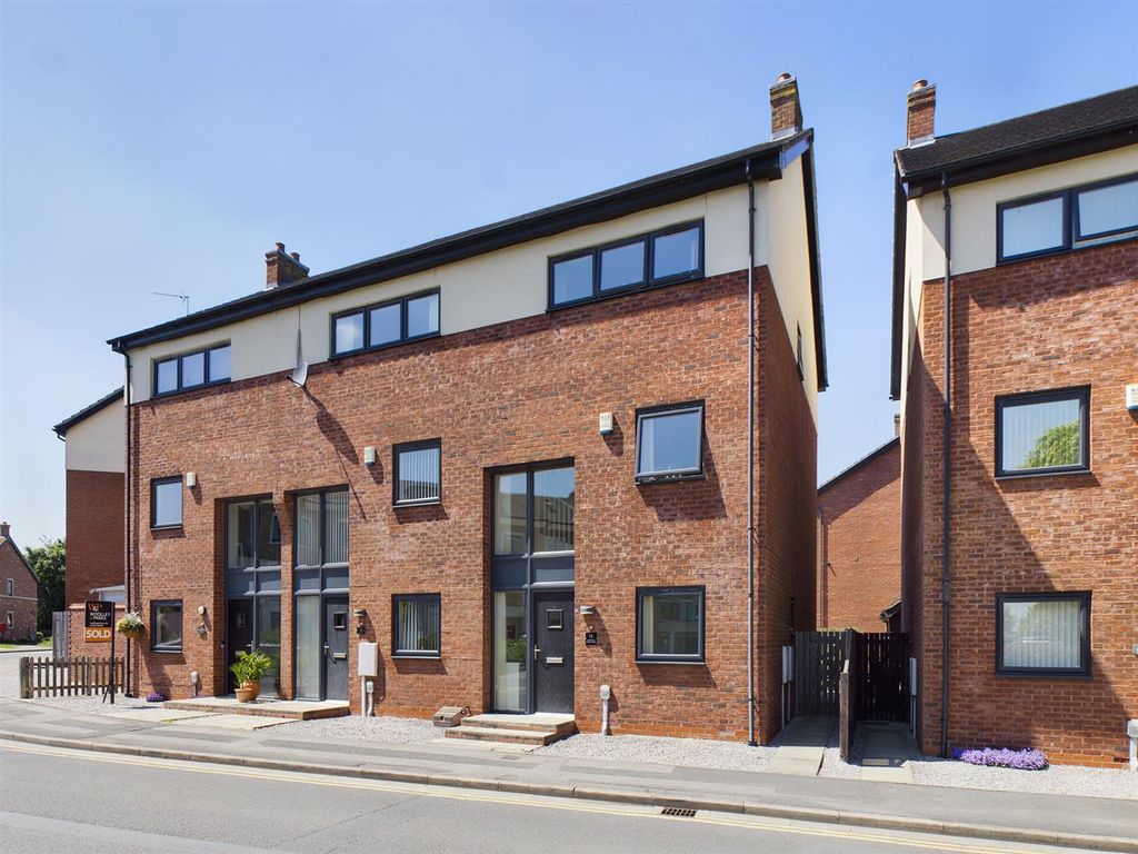 4 bed town house for sale in Beverley Parklands, Beverley HU17 Zoopla