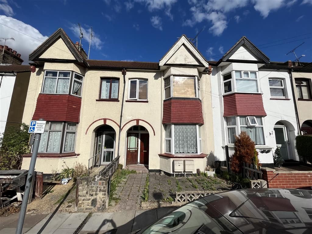 1 bed flat for sale in Westcliff Park Drive, WestcliffOnSea SS0 Zoopla