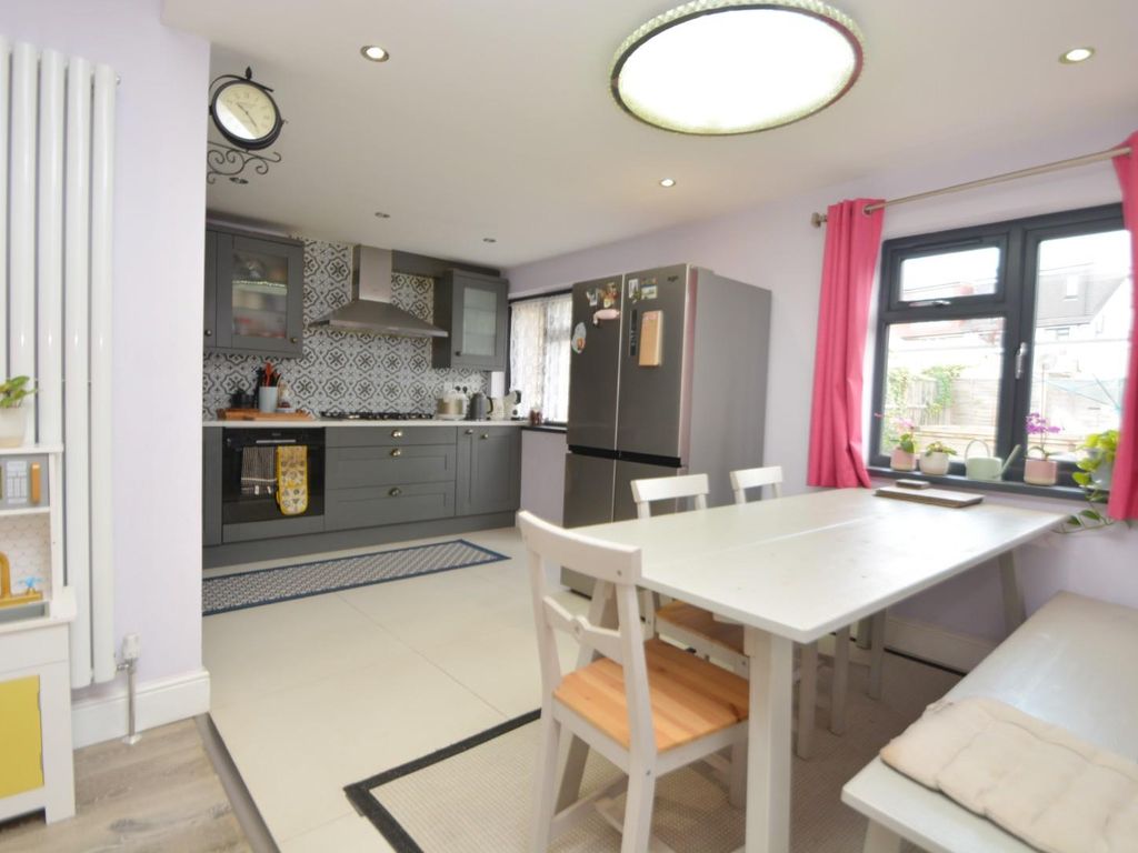 5 bed semidetached house for sale in Beechwood Gardens, South Harrow
