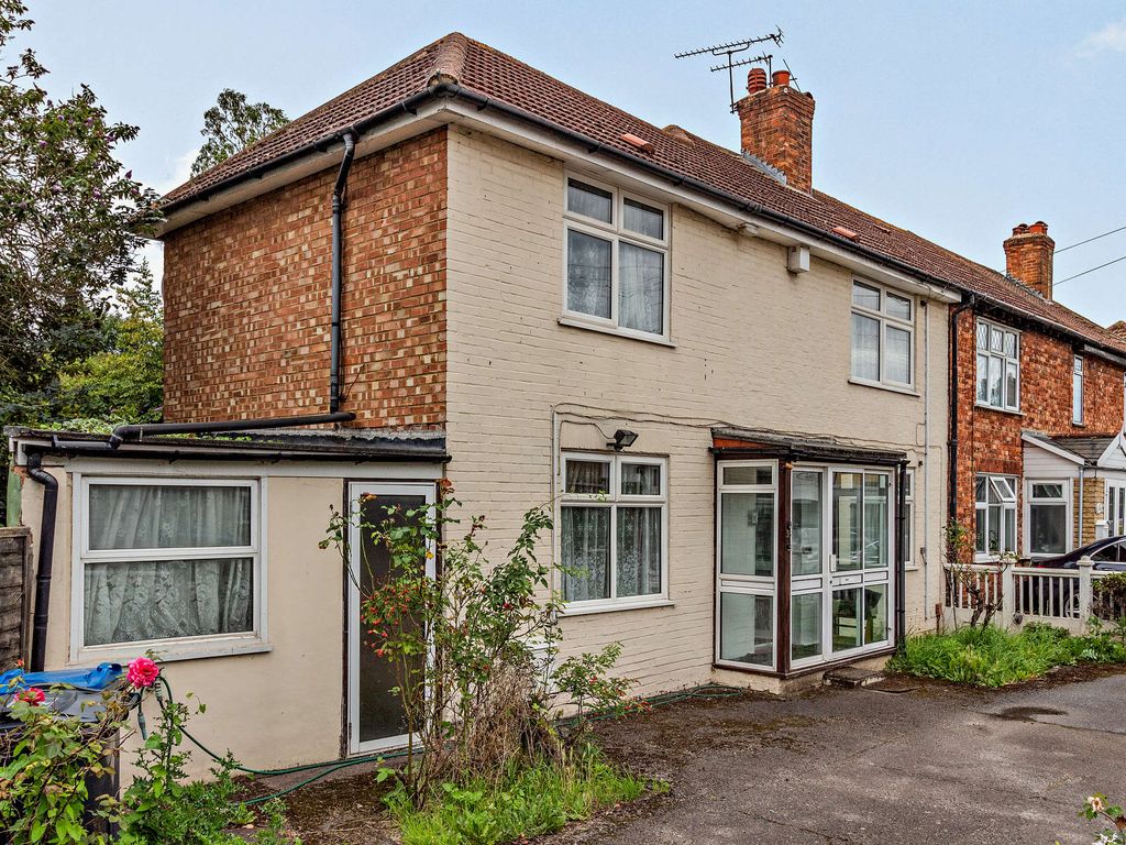 Pitt Crescent, London SW19