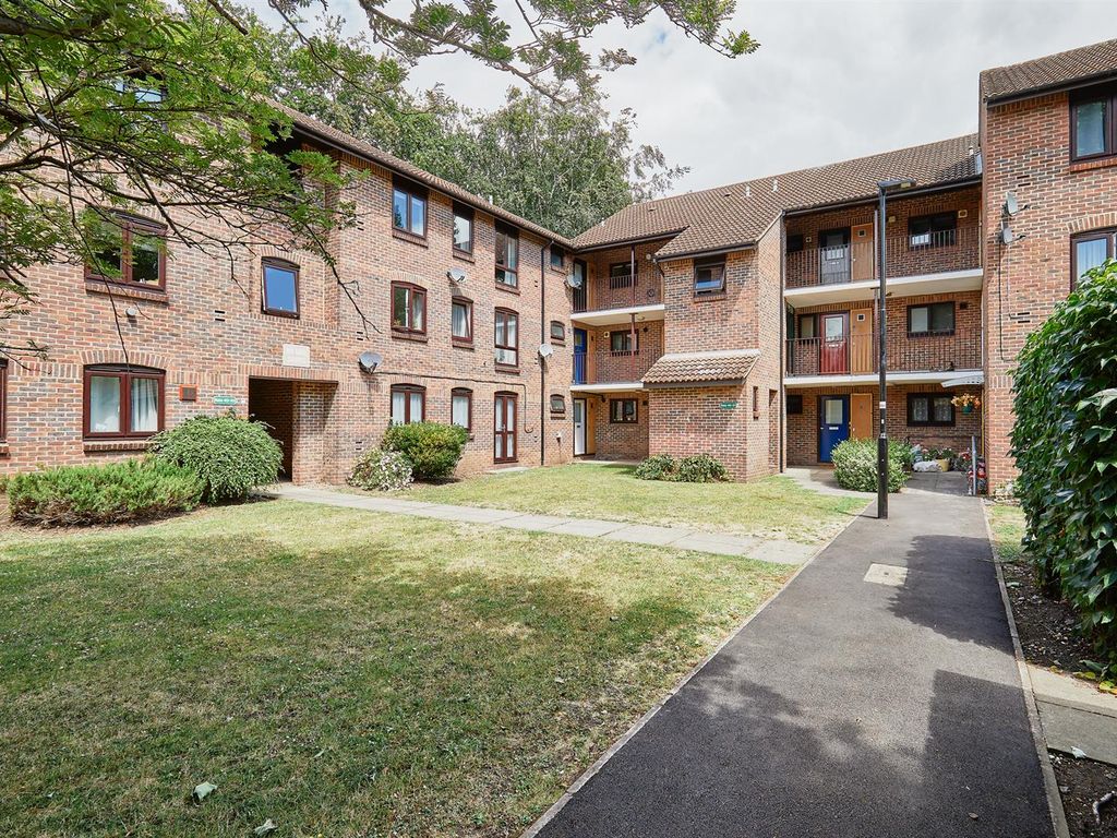 1 bed flat for sale in Anstice Close, Chiswick W4 Zoopla