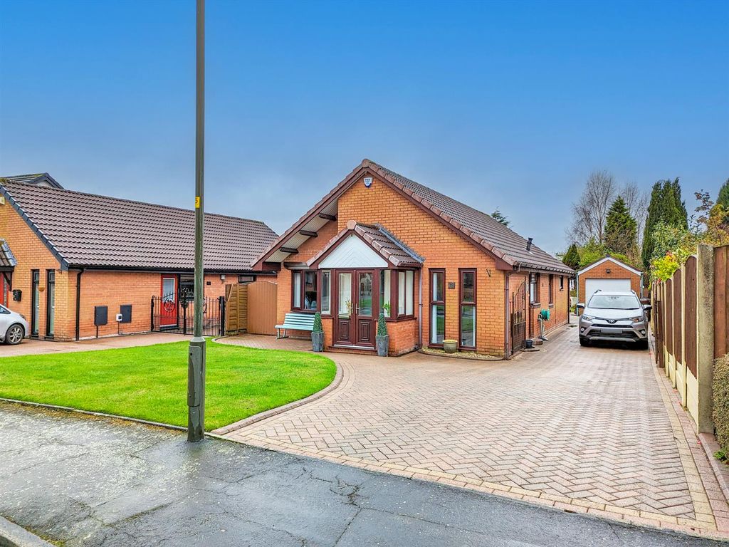 3 bed detached bungalow for sale in Cranstal Drive, Hindley Green