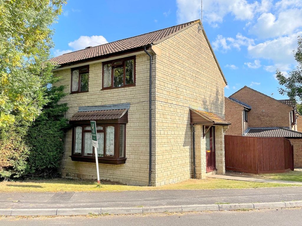 3 bed semidetached house to rent in Vale View Gardens, Wincanton BA9