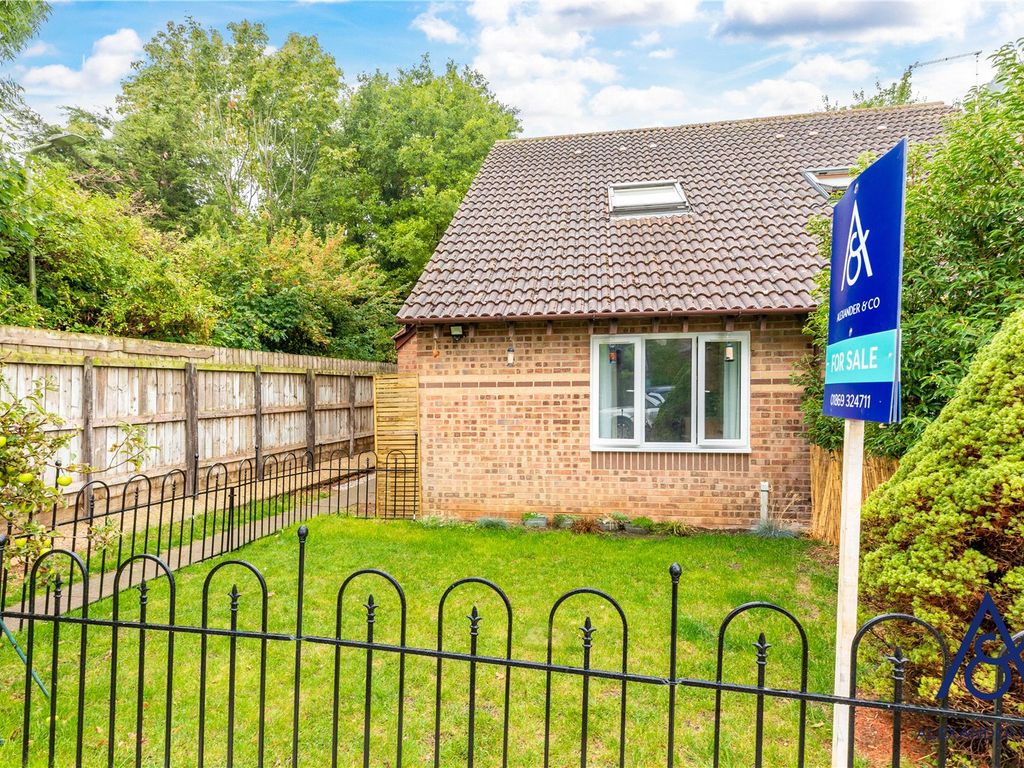 1 bed terraced house for sale in Willow Drive, Bicester, Oxfordshire OX26 Zoopla