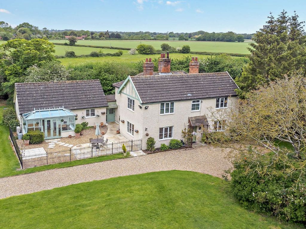 4 bed detached house for sale in North Green Road, Pulham Market