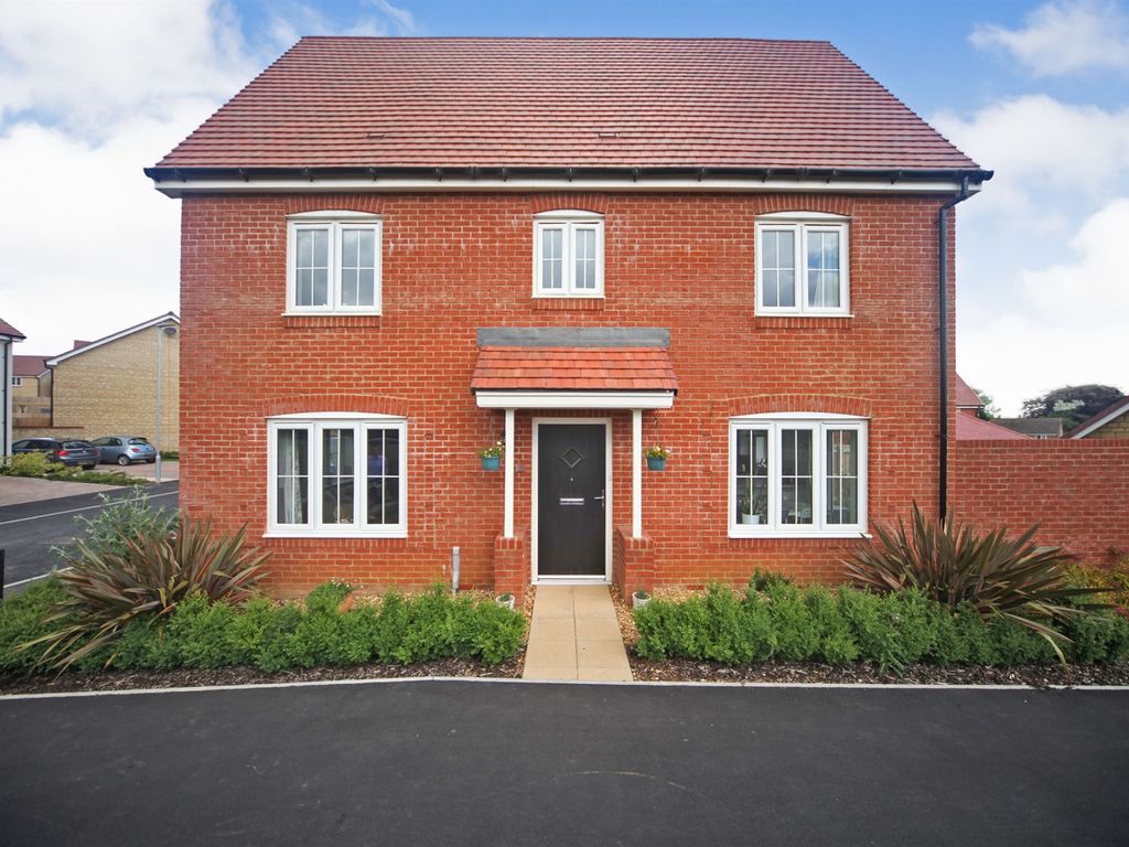 3 bed semidetached house for sale in Crackmore Drive, Milborne Port
