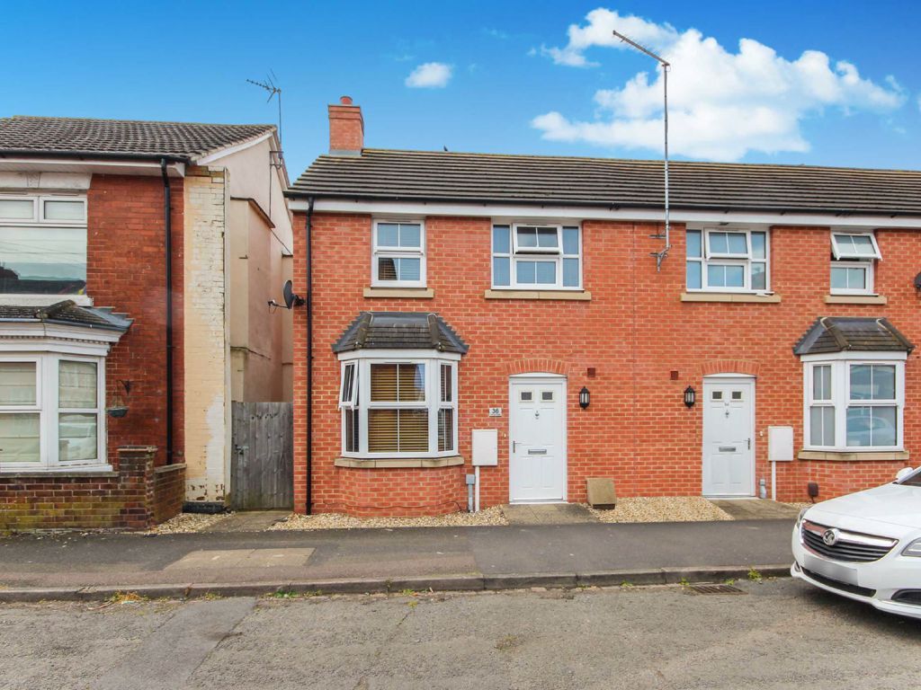 2 bed end terrace house for sale in grove road, rushden, northamptonshire nn10