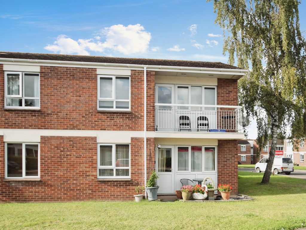 1 bed flat for sale in Wellesley Street, Taunton TA2, £140,000 Zoopla