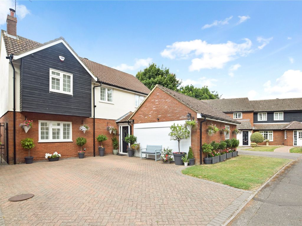 4 bed detached house for sale in Friary Field, Dunstable, Bedfordshire LU6 Zoopla