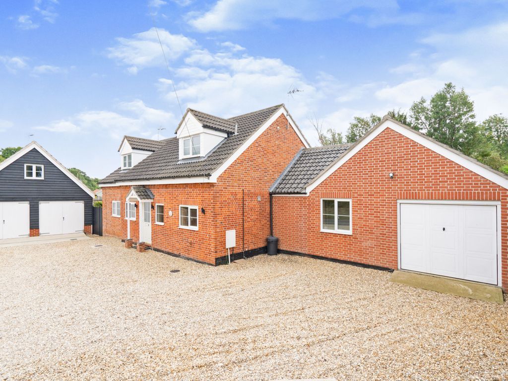 5 bed bungalow for sale in Norwich Road, Little Plumstead, Norwich