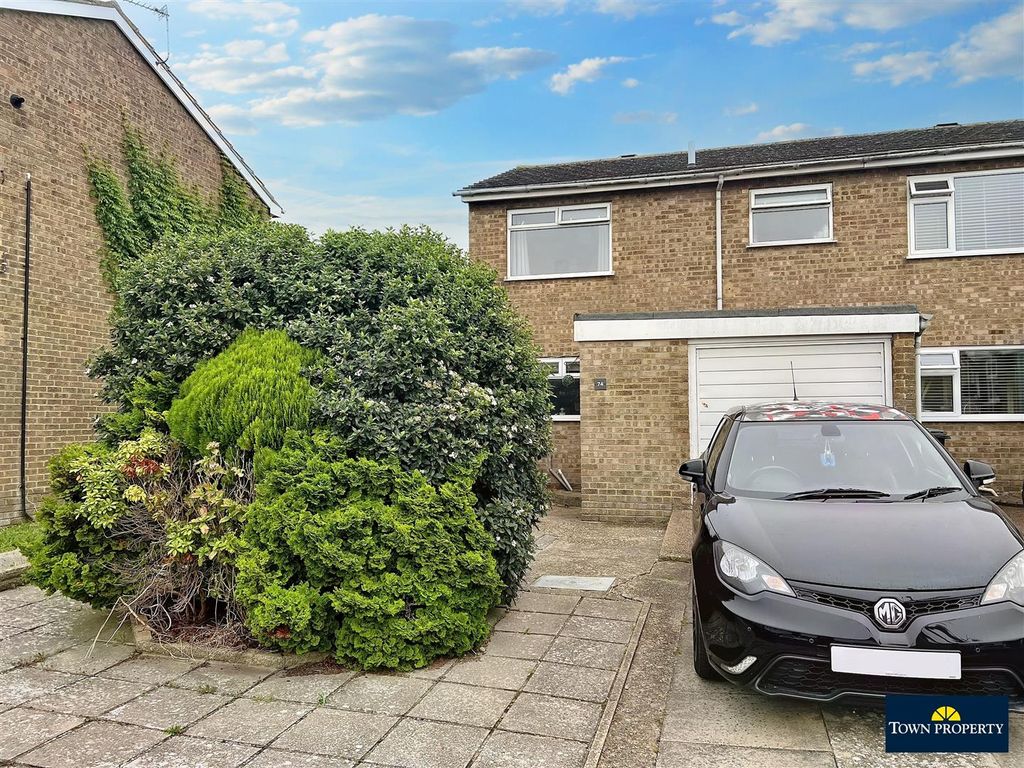 3 bed end terrace house for sale in Bridgemere Road, Eastbourne BN22, £