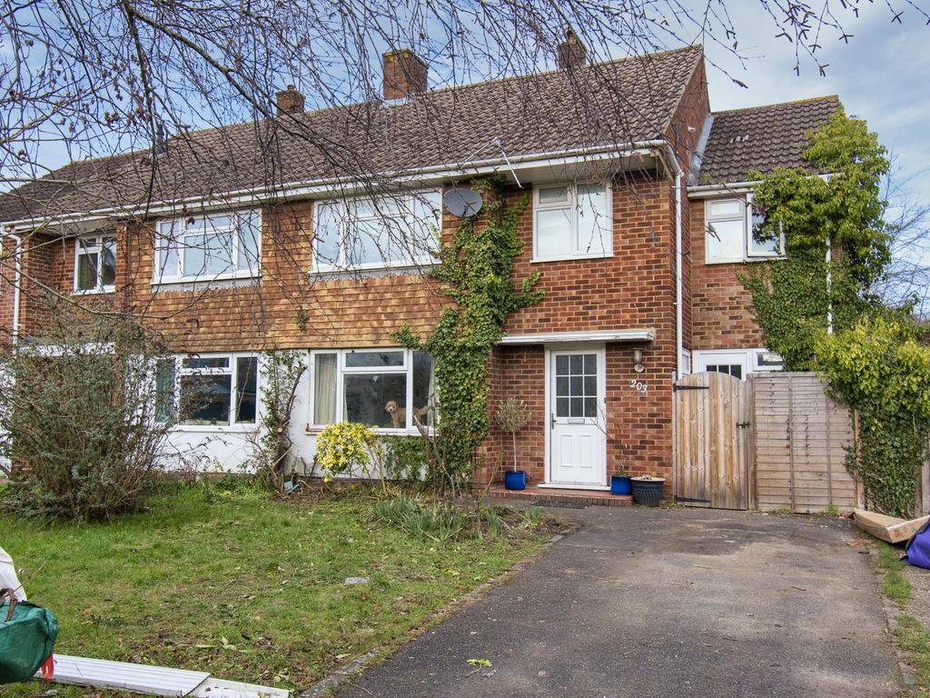 4 bed semidetached house for sale in Silverdale Road, Earley, Reading