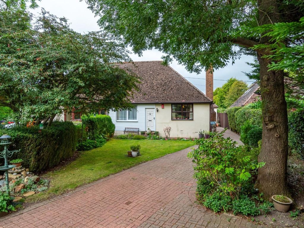 2 bed semidetached bungalow for sale in Tring Road, Edlesborough, Dunstable LU6, £595,000 Zoopla