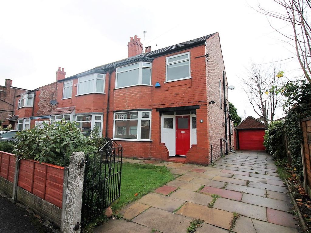 3 bed semidetached house to rent in Dorclyn Avenue, Urmston