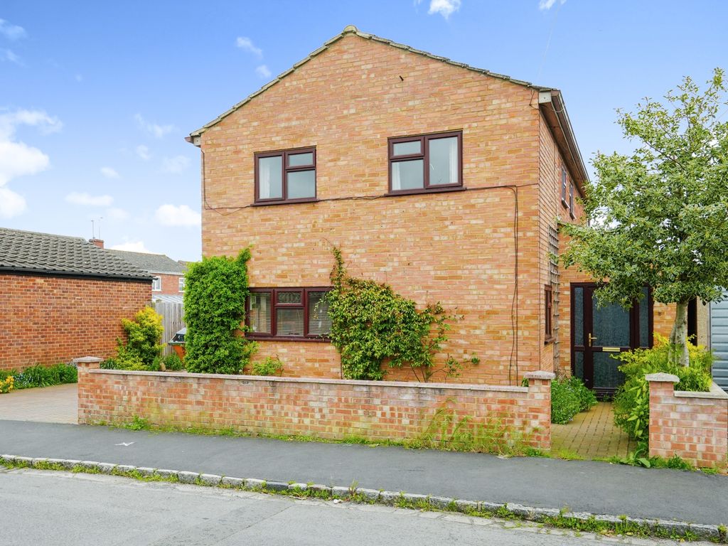 4 bed detached house for sale in Oakfield Road, Carterton OX18 Zoopla