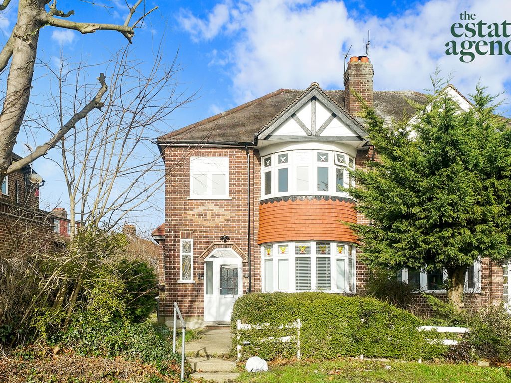 3 bed flat for sale in Endlebury Road, Chingford E4, £350,000 Zoopla