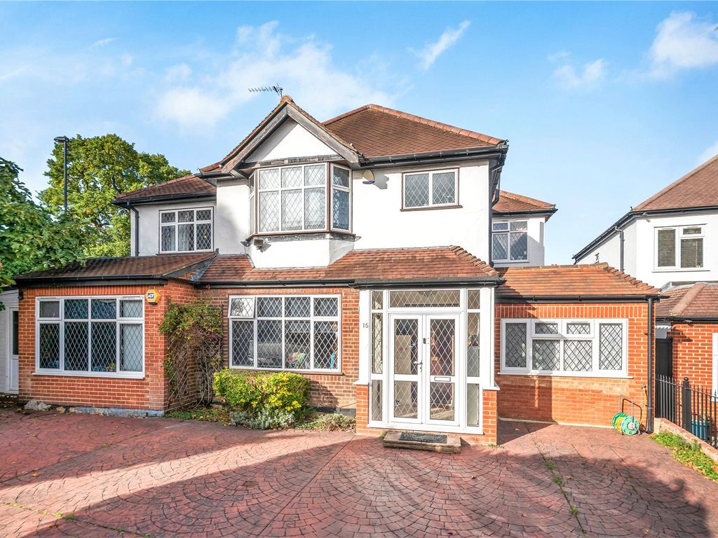 Le May Avenue, Grove Park, London SE12  