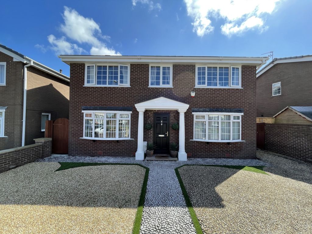 4 bed detached house for sale in Tudor Close, Carleton FY6 Zoopla
