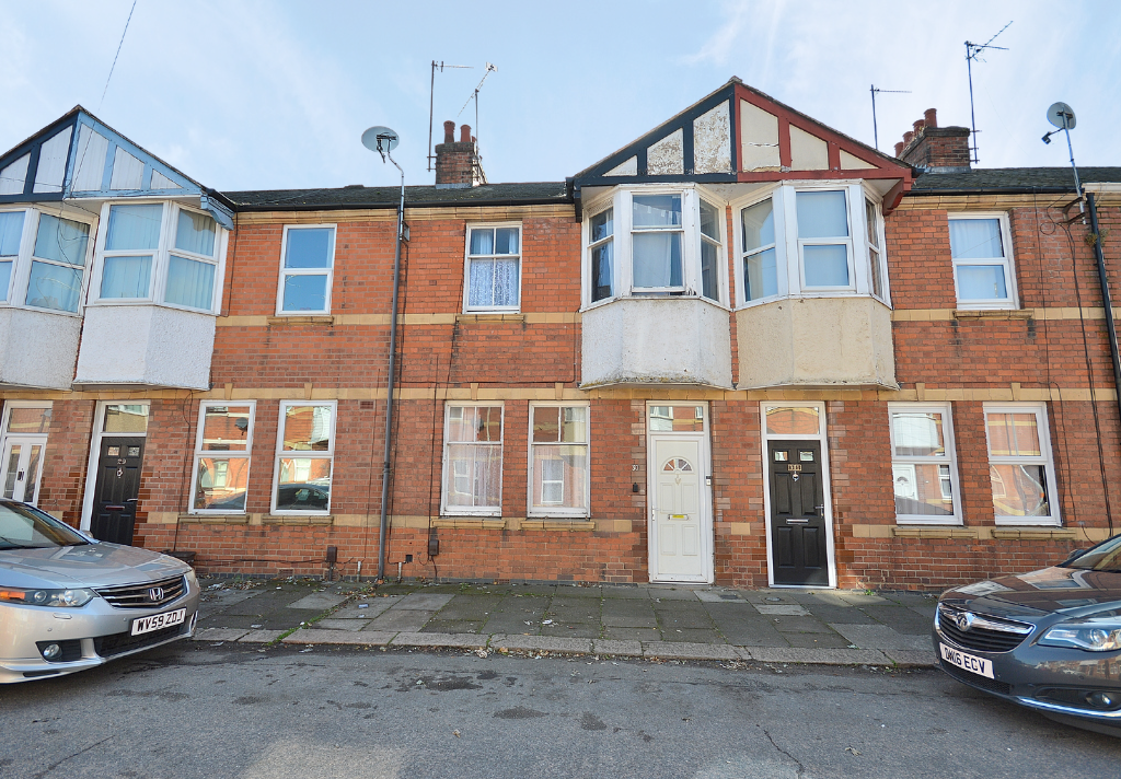 3 bed terraced house for sale in Monarch Road, Northampton NN2, £