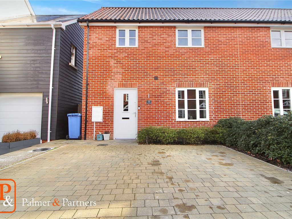 2 bed end terrace house for sale in Boundary Oaks, Capel St. Mary