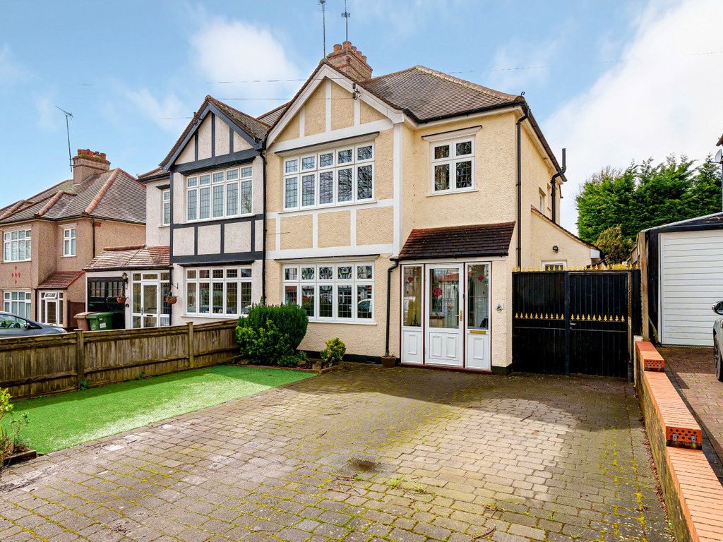 3 bed semidetached house for sale in Redford Avenue, Coulsdon CR5 Zoopla