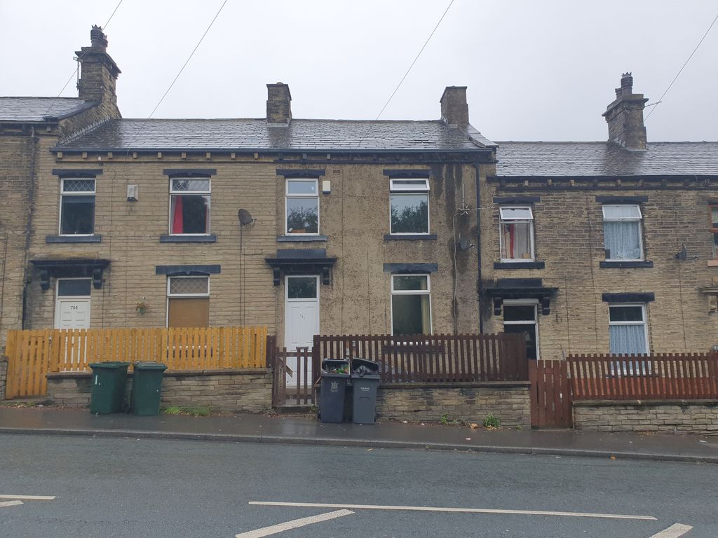 3 bed flat to rent in Cleckheaton Road, Bradford BD12 Zoopla