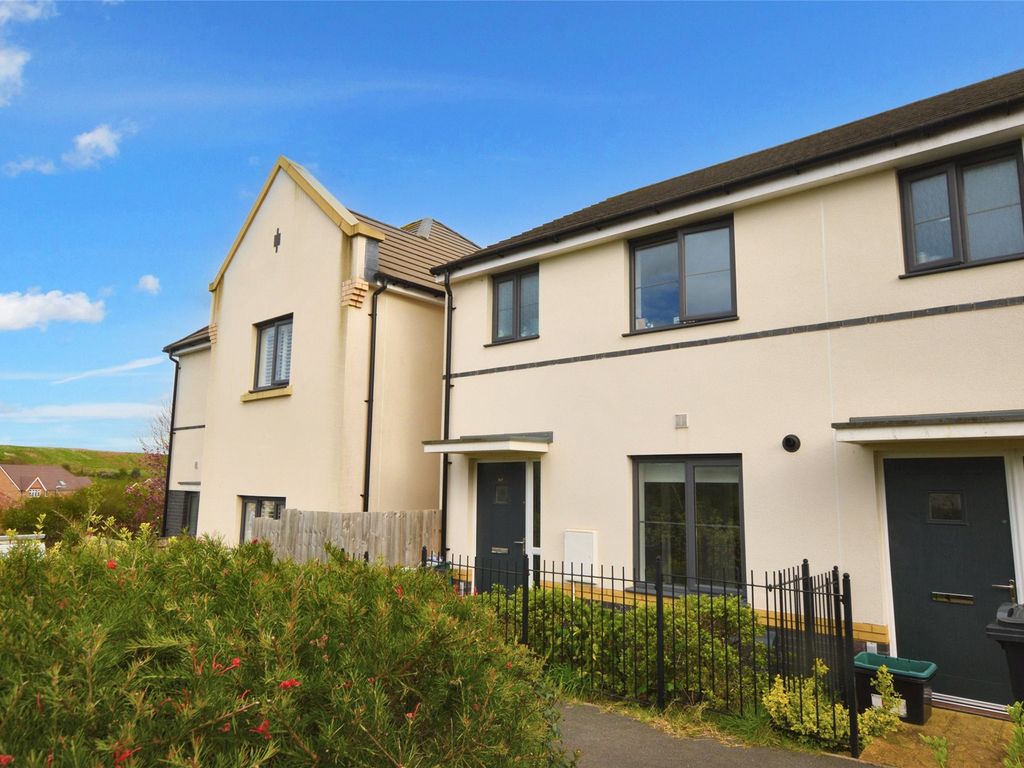 3 bed end terrace house for sale in Buttercup Way, Newton Abbot, Devon
