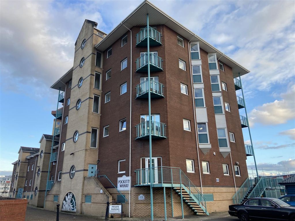 2 bed flat for sale in Pocketts Wharf, Maritime Quarter, Swansea SA1