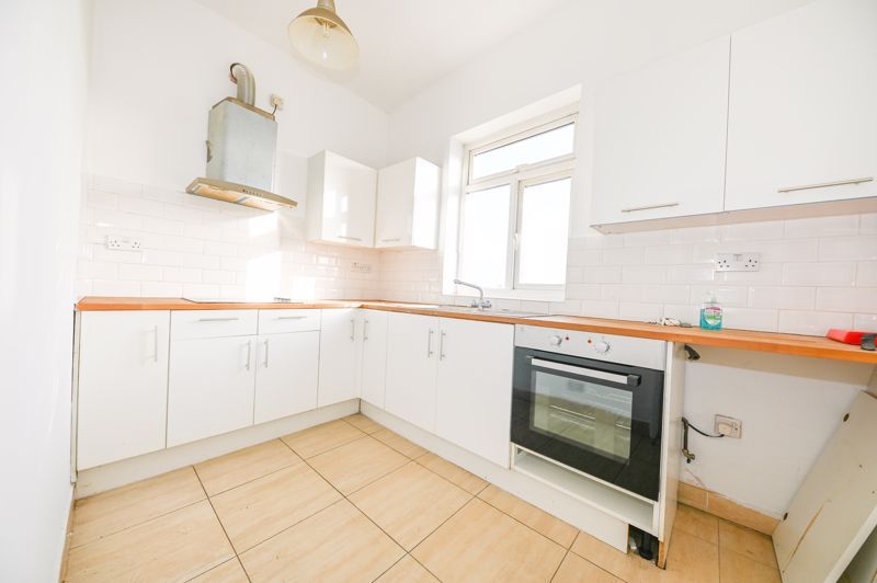 2 bed flat to rent in Portsmouth Road, Cosham, Portsmouth PO6, £1,050 pcm Zoopla