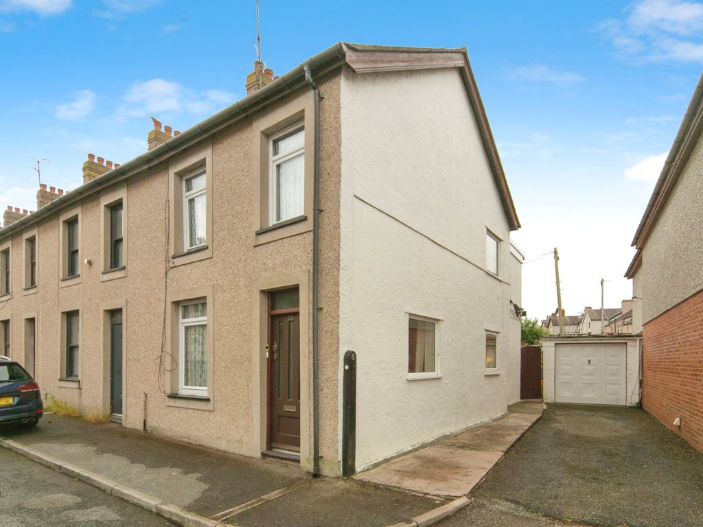 2 bed end terrace house for sale in Fair View Road, Bangor LL57, £