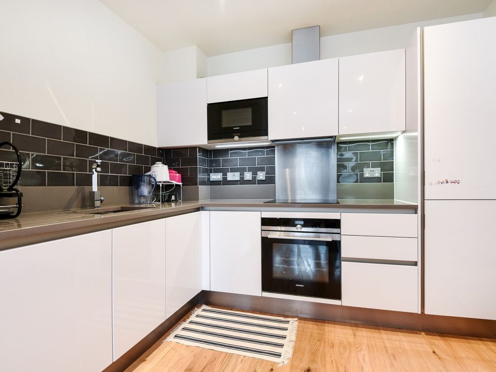 2 bed flat to rent in The Moore, East Parkside, Parkside, Greenwich