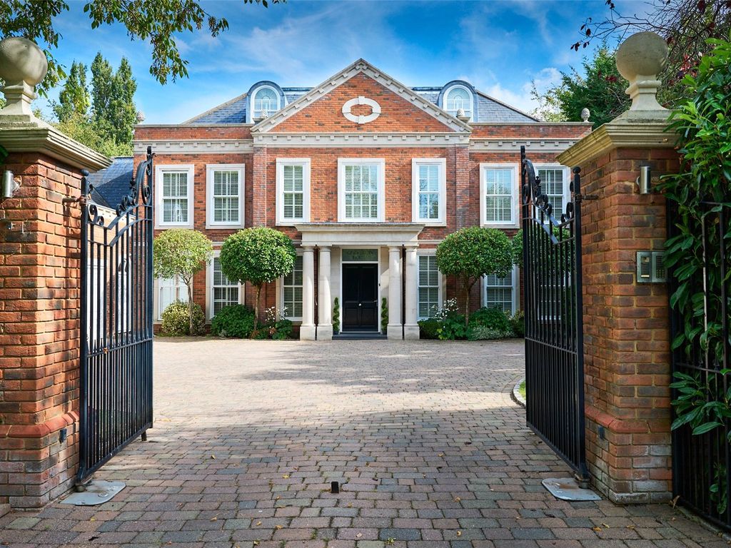 6 bed detached house for sale in Princes Drive, Oxshott, Leatherhead