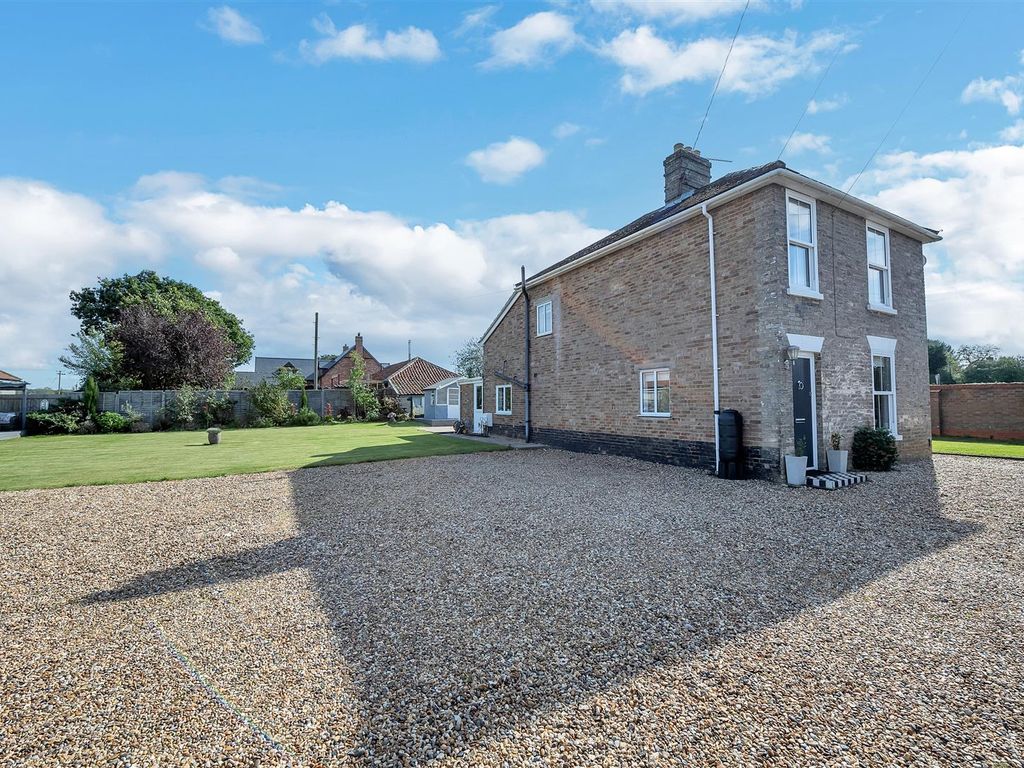 4 bed detached house for sale in Ashfield Road, Elmswell, Bury St