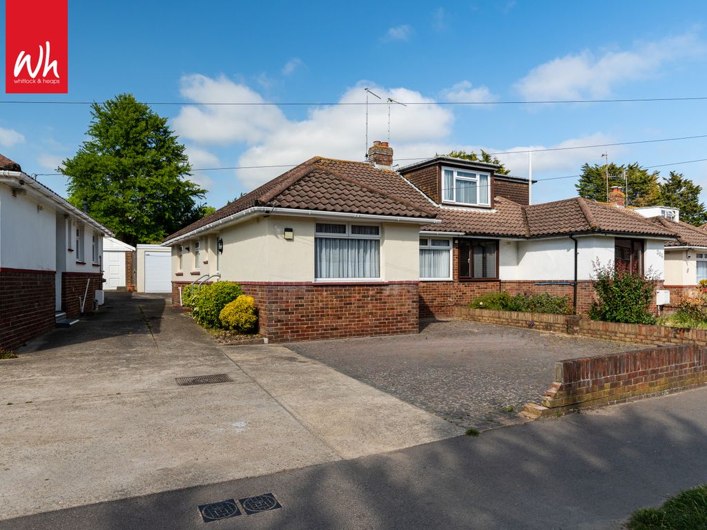 2 bed semidetached bungalow for sale in Valley Road, Portslade
