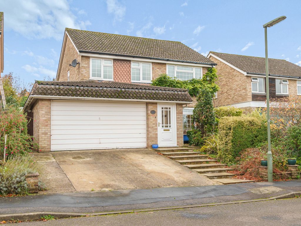 4 bed detached house for sale in Chichester Close, Witley, Godalming