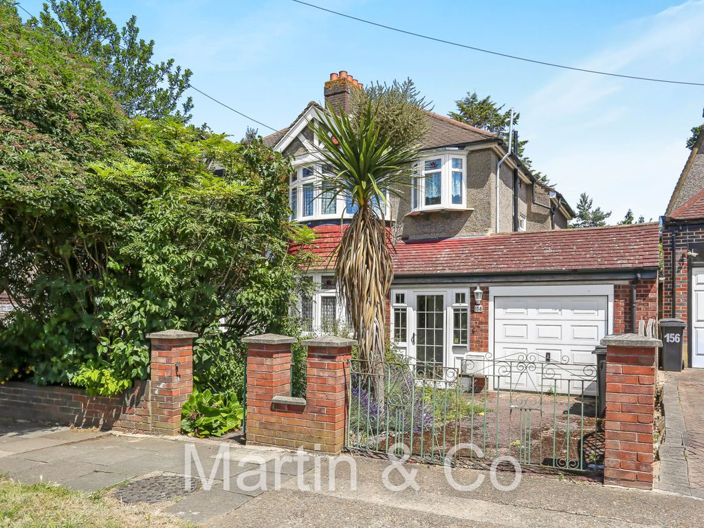 3 bed semidetached house for sale in Walsingham Gardens, Stoneleigh