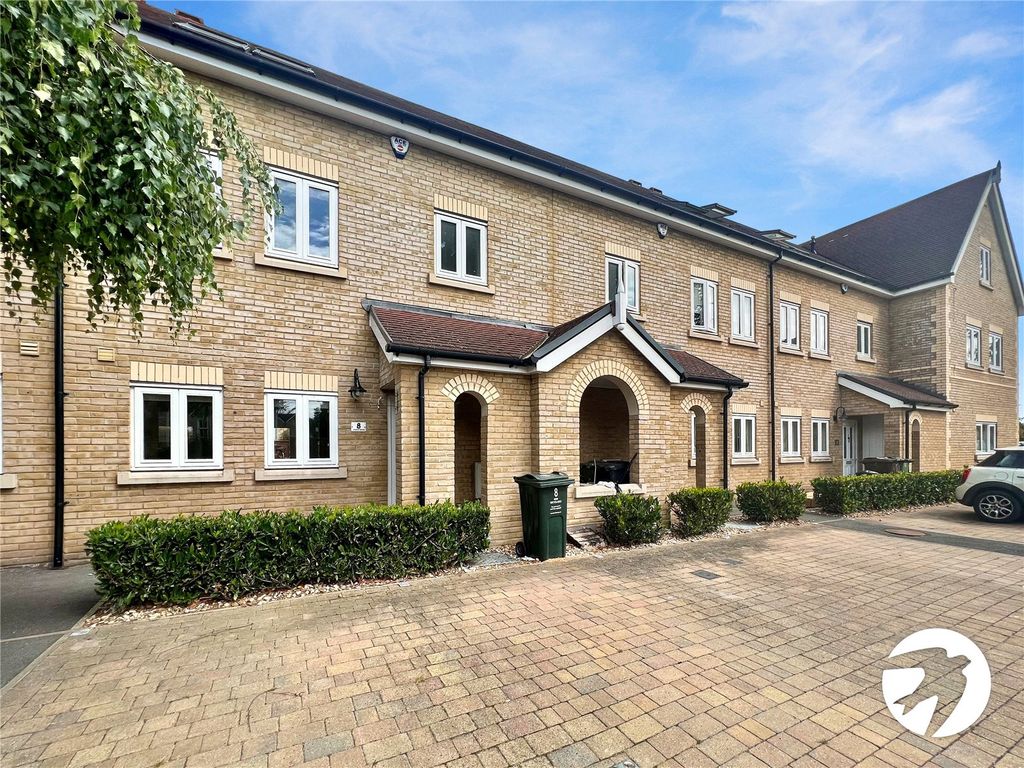 4 bed terraced house to rent in Jepson Drive, Stone, Dartford, Kent DA2