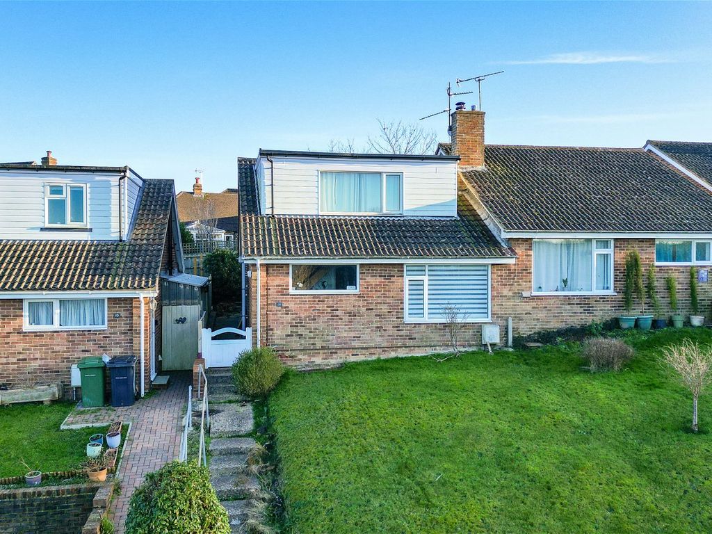 3 bed semidetached house for sale in Beechwood Close, Burwash