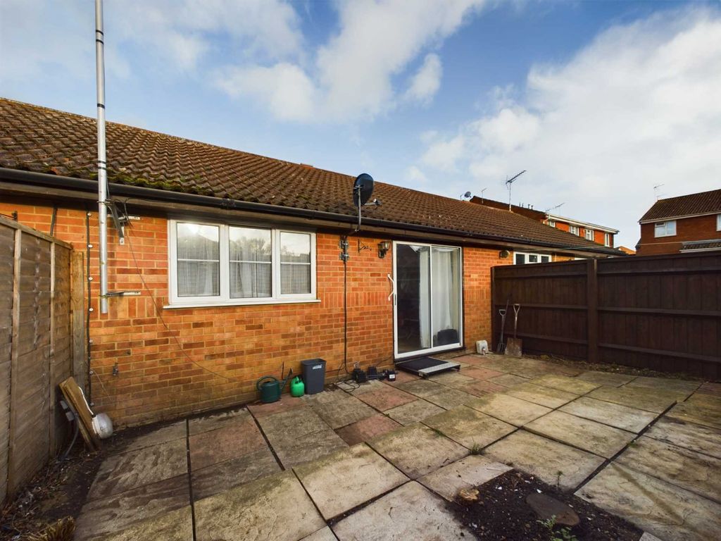 1 bed bungalow for sale in Dickens Way, Haydon Hill HP19, £230,000 Zoopla