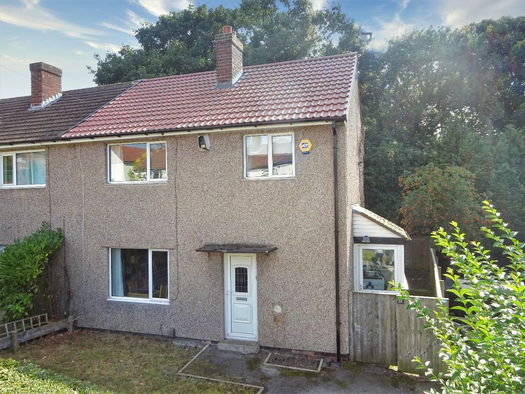 3 bed semidetached house for sale in Bedford Mount, Horsforth, Leeds